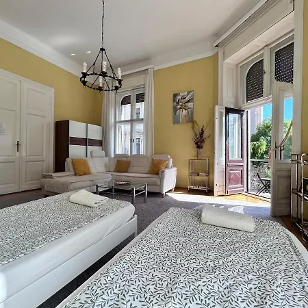 Chain Bridge Lägenhet Budapest