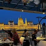 Apartment Chain Bridge Budapest