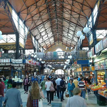 Chain Bridge Apartment