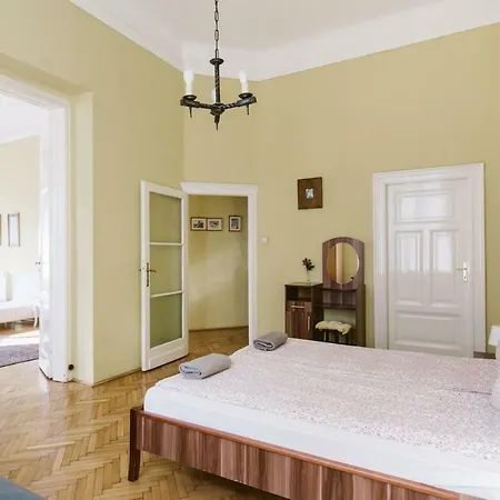 Chain Bridge شقة بودابست