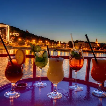 Chain Bridge Apartamento *